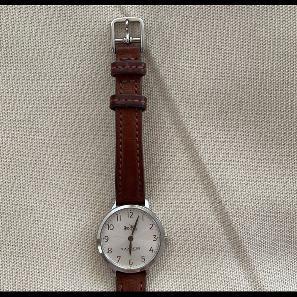 Genuine COACH Women’s Watch with genuine leather band! - Picture 2 of 7